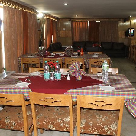 Fluorescence Hotel And Restaurant Gulmarg Ngoại thất bức ảnh