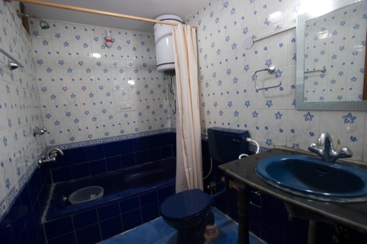 Fluorescence Hotel And Restaurant Gulmarg Ngoại thất bức ảnh